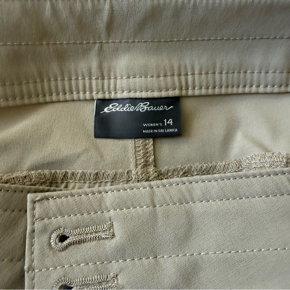 Eddie Bauer Khaki Rolled Hem Bermuda Shorts Size 14 Outdoor Travel Casual - Picture 4 of 9